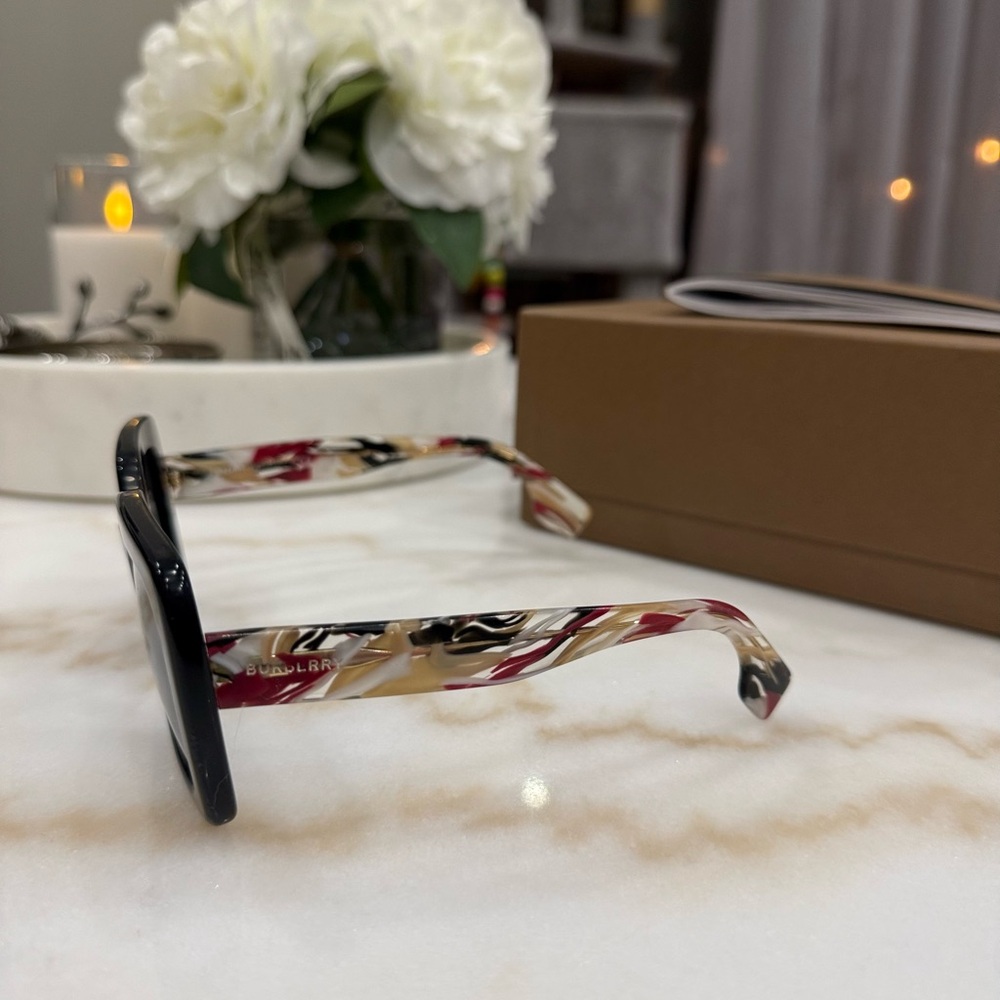 Burberry Black Sunglasses with Multicolor Patterned Temples - Picture 4 of 11